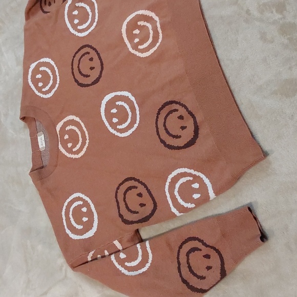 Altar'd State Smiley Face Oversized Knit Crew Neck Swester Womens Size M - Picture 3 of 11